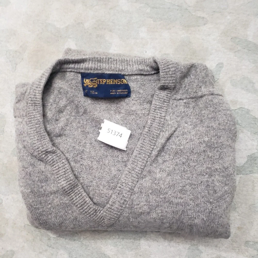 Vintage Stephenson Sweater Mens 44 Gray Pullover V-Neck 100% Lambs Wool Preppy